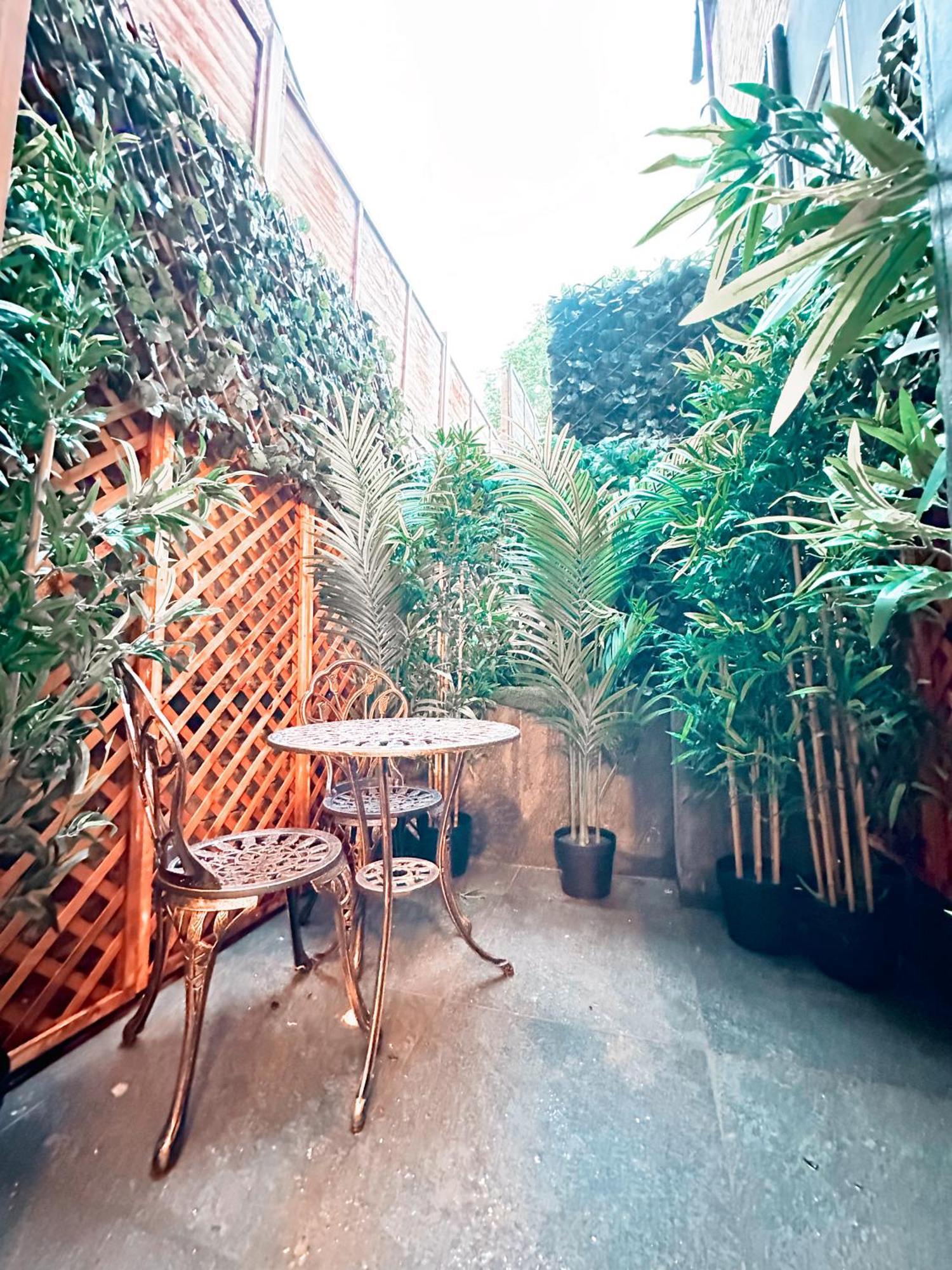 Hotel de apartamente G Eighty Four