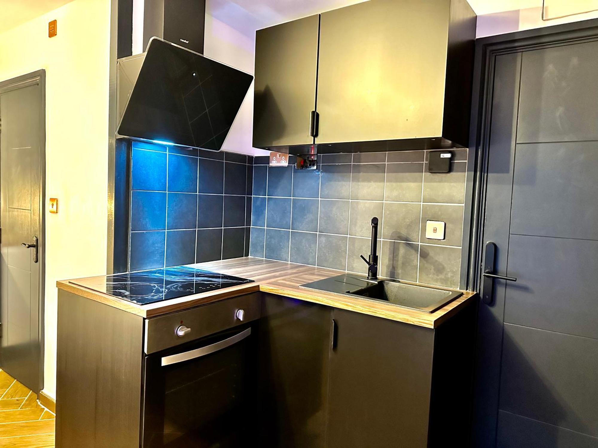 G Eighty Four Hotel de apartamente